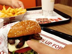 -The Habit Burger Grill 哈比特汉堡(世博店)