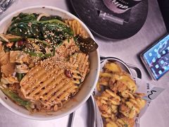 -W COLLECTIVE  DESSERT SHOP