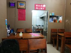 -上海特色小笼店(铁岭路90弄小区店)