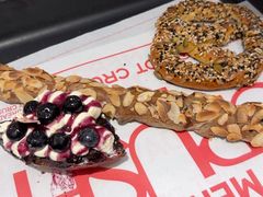 -HOT CRUSH趁热集合·现烤面包(环球港店)