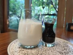 -Chom Cafe and Restaurant