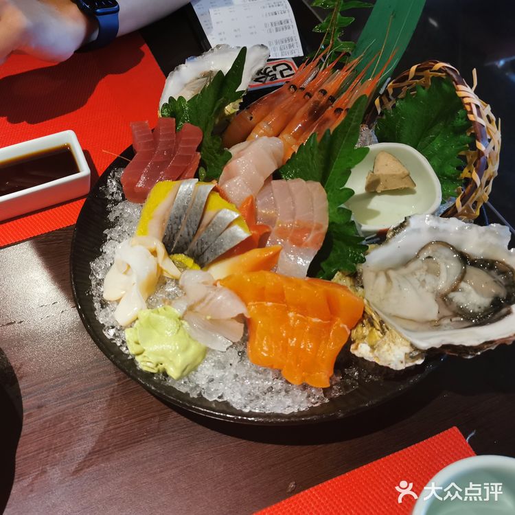 两百多块钱吃这么多东西值了