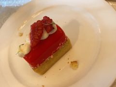 红丝绒蛋糕-Salon de Ville浦江汇(上海外滩华尔道夫酒店店)