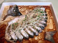 清蒸武昌鱼-莲餐厅·湖北菜·藕汤是头牌(愚园路店)