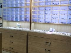 -天空之镜眼镜店蔡司依视路配镜授权零售店(望京颐堤港店)