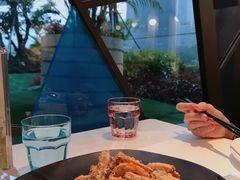 -港丽餐厅(高德置地店)