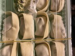 生荠菜猪肉大馄饨-老桐椿 · 上海大馄饨