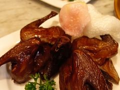 脆皮炸乳鸽-厦门朗豪酒店 · 明阁中餐厅