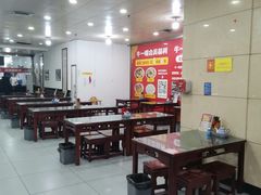 -牛一嘴·兰州牛肉面·大盘鸡(财富中心店)