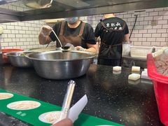 -覃肥叔桂林米粉(粮道街店)