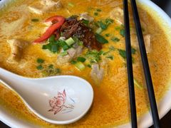 -大头虾越式风味餐厅(光明广场店)