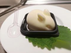 慕斯酸奶兔冰激凌-海底捞火锅(六合天街店)