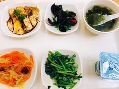 -月亮房·白斩鸡(娄山关路店)
