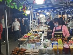 -吴山路夜市