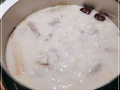 -洪氏嗨捞·猪肚鸡火锅(阳光天地店)