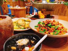 -老滇山寨•云南特色菜•地方菜•民族风情歌舞表演(金碧店)