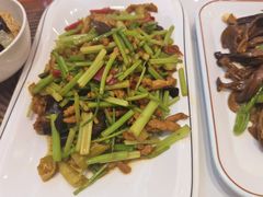 -钟记陕南菜·煎锅鱼(红专南路店)