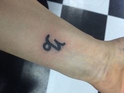 -Black Tattoo Studio