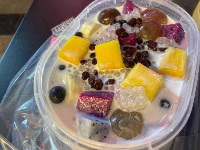 千果艺水果捞(亲橙里店)-"新开的门店,装修比较精致,老板态度各方面.