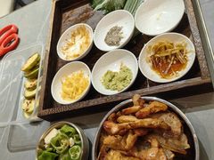 -围炉肉舍丹东海鲜烤肉·烤活鳗(步行街店)