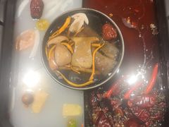 -老牌坊云南鱼豆花火锅(爱建店)