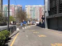 -新荟城购物中心-停车场