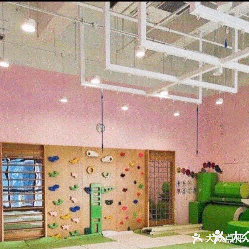 上课很有一套方法，课程设置也很好