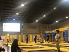 -嘿哟动霸CHUA·新潮玩运动娱乐中心·蹦床滑冰团建乐园