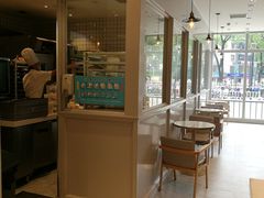 用餐区-面包新语(无锡M会员店)