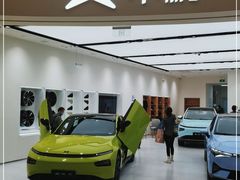 -小鹏汽车(北京龙湖长楹天街销售中心)