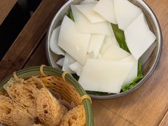 -喃喃椰·糟粕醋·椰子鸡火锅(七堡花园店)