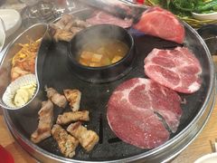 -江南猪肉商会无限续吃(弘大店)