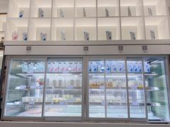 面包甜点陈列柜-白色日记·手作酸奶(麦凯乐店)