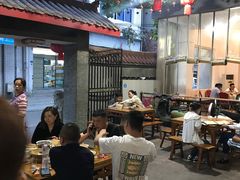 -茅屋大酒店
