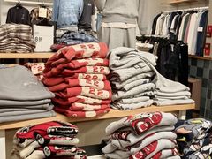 -Hollister(天环广场店)