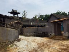 -清风小镇闯关东影视基地