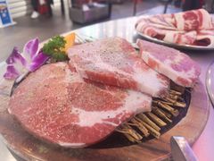 猪梅花肉厚切-玄希浪漫厨房·韩料烤肉(湖滨银泰in77店)