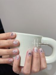-花岐款式专研健康美甲沙龙
