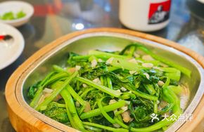 Pork Lard Crumbs Stir-fried with Wild Mustard Greens