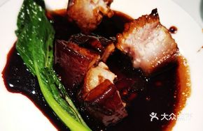Shanghai-style Braised Pork with Old Wine