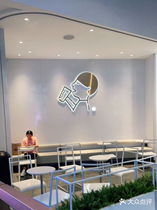 喜茶(贵阳国贸逸天城店)大堂图片