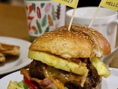 27&nbsp;牛肉汉堡-HELLO 27 意面·沙拉·帕尼尼