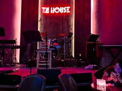 -TZ House音乐现场(来福士中心店)