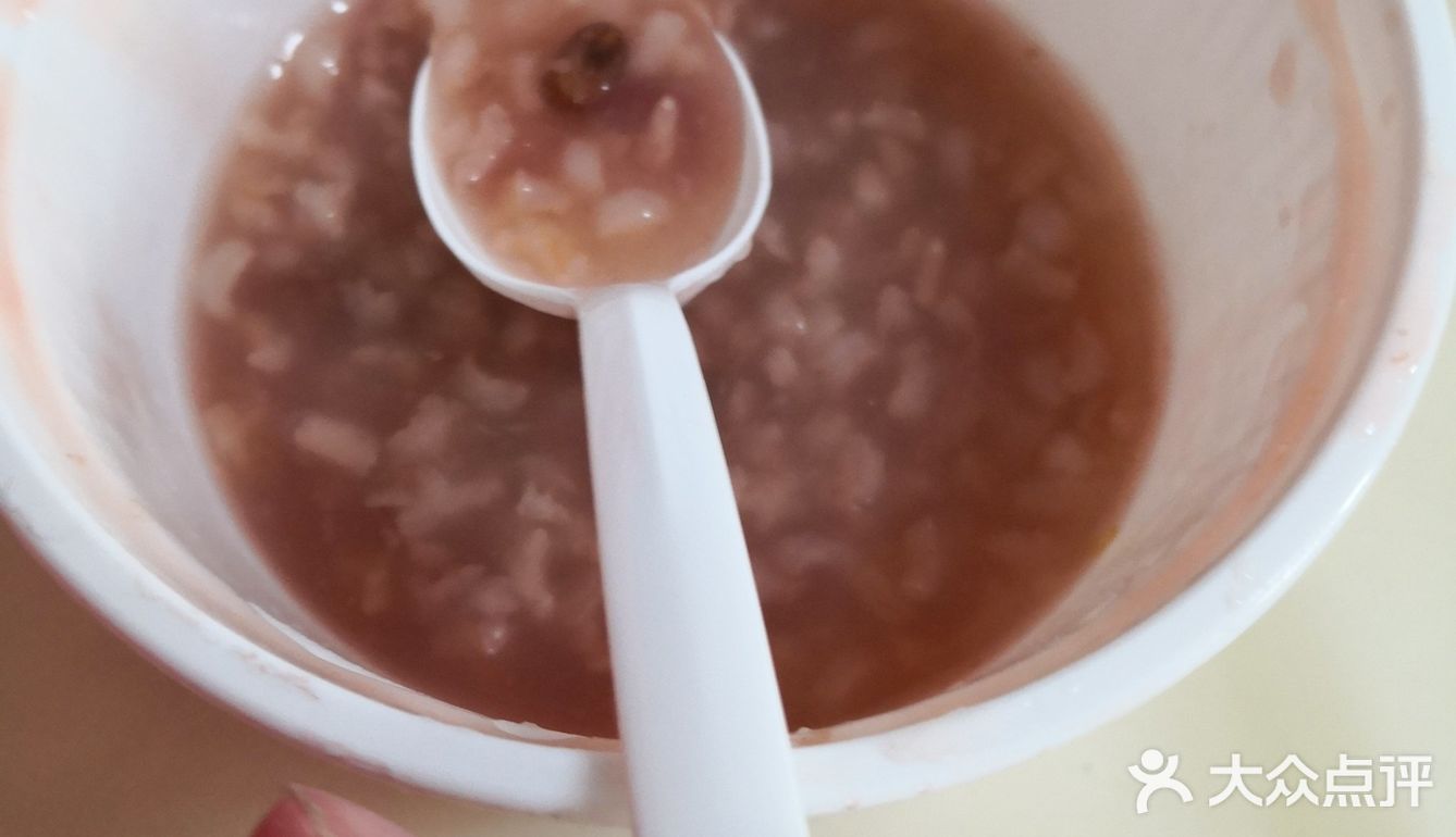 吃完才想起来拍照，都是家常的早点，套餐里有煎蛋和小菜