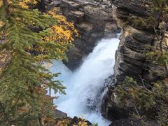 -阿萨巴斯卡瀑布观景点