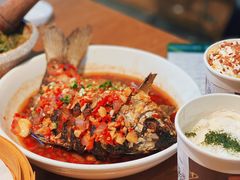 香煎大鲫鱼-费大厨辣椒炒肉(万家丽一店)