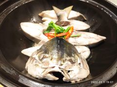 水油盐焗金鲳鱼-海铺·渔家虾水饺(皇姑店)