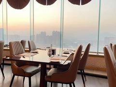 -荣誉国际酒店-云顶旋转餐厅