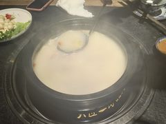-大匠工房古船木艺术餐厅·猪肚鸡专门店(长白仙岛店)