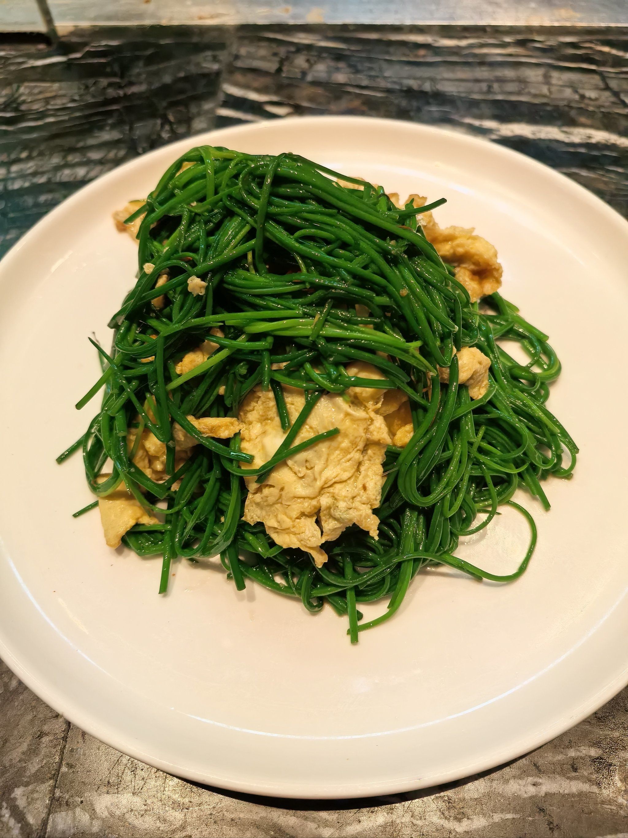 沙葱鸡蛋是一道简单又美味的家常菜,以其独